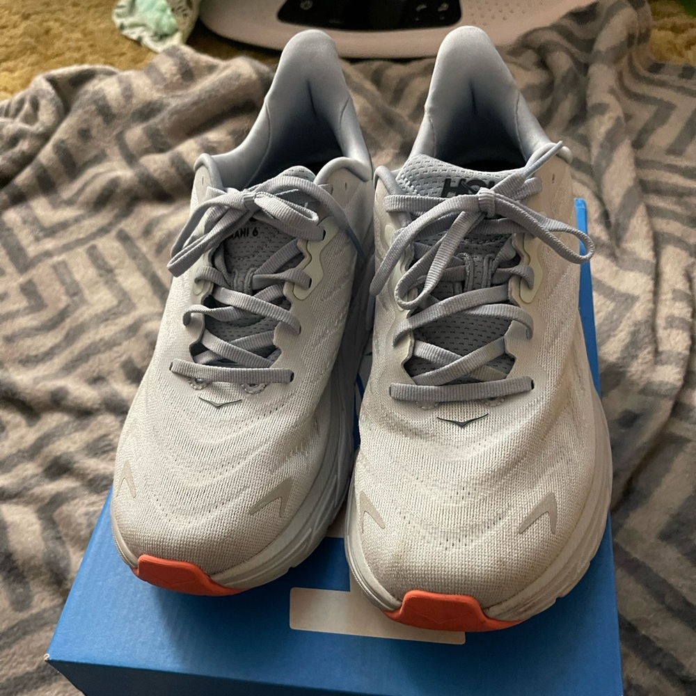 Hoka Arahi 6 Women’s Size 8.5